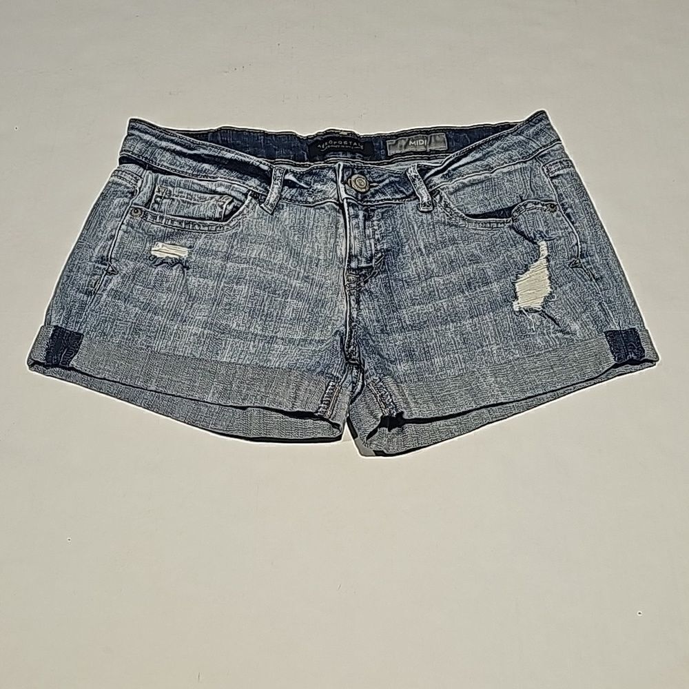 Aeropostale distressed denim 5 pocket midi shorts size 6